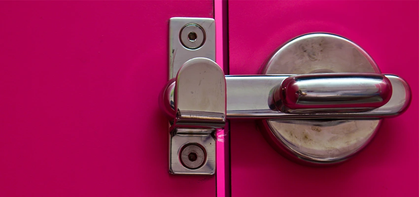 Childproof Gate Lock in Tara Hills, California
