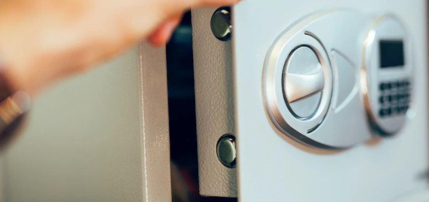 Fingerprint Safe Openers in Tara Hills, CA