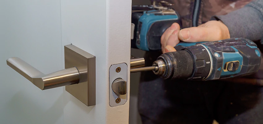 Broken Door Handle Lock Repair in Tara Hills, California